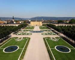 The garden surrounding the castle is also a masterpiece. It was made earlier as a French formal garden but later on, converted into an English landsca
